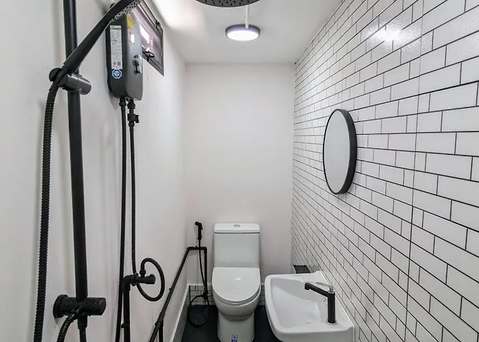 Cloud9 Hometel - Entire House 3br 170m To Bts Private Quiet & Comfy *