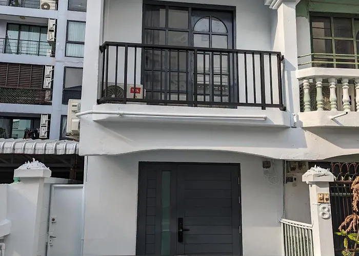 Cloud9 Hometel - Entire House 3br 170m To Bts Private Quiet & Comfy
