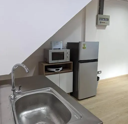 Cloud9 Hometel - Entire House 3br 170m To Bts Private Quiet & Comfy Vakantiehuis Bangkok