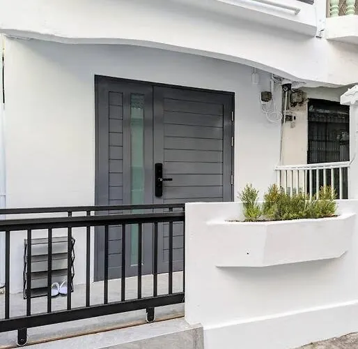 Cloud9 Hometel - Entire House 3br 170m To Bts Private Quiet & Comfy Vakantiehuis *