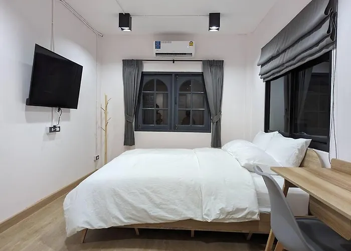 Vakantiehuis Cloud9 Hometel - Entire House 3br 170m To Bts Private Quiet & Comfy