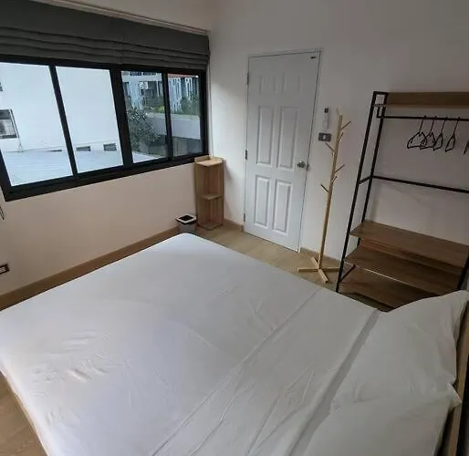 Cloud9 Hometel - Entire House 3br 170m To Bts Private Quiet & Comfy Vakantiehuis *