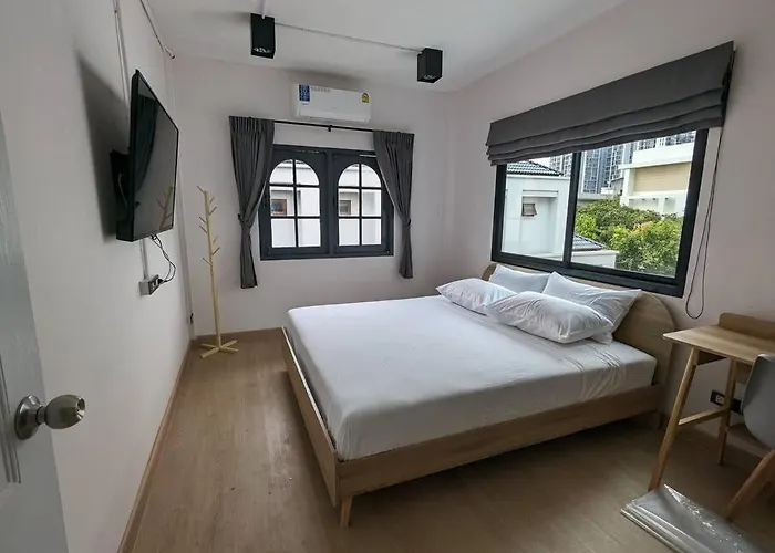 Vakantiehuis Cloud9 Hometel - Entire House 3br 170m To Bts Private Quiet & Comfy *