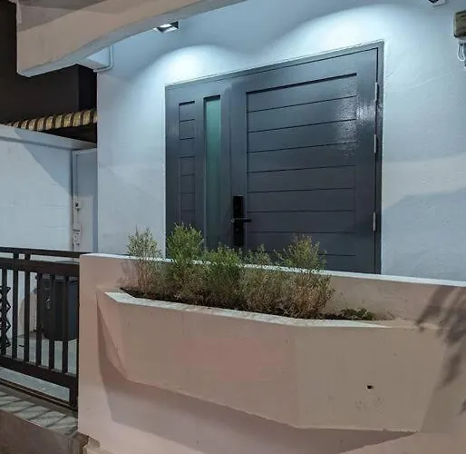 Cloud9 Hometel - Entire House 3br 170m To Bts Private Quiet & Comfy * Bangkok