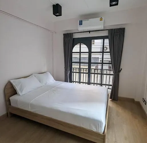 Cloud9 Hometel - Entire House 3br 170m To Bts Private Quiet & Comfy Vakantiehuis Bangkok