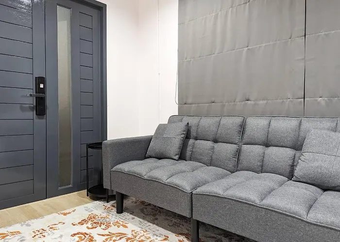 Cloud9 Hometel - Entire House 3br 170m To Bts Private Quiet & Comfy Vakantiehuis